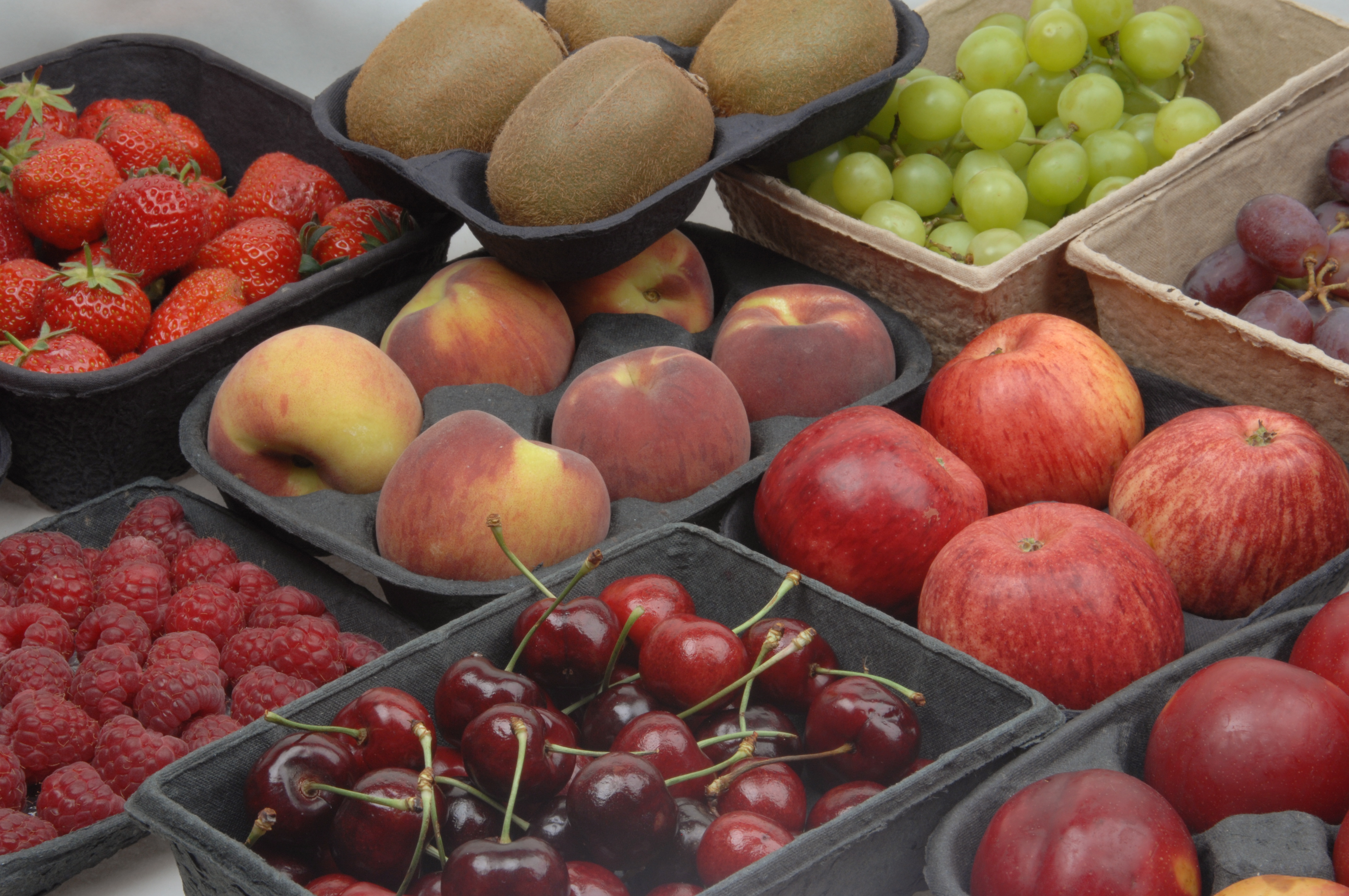 Sustainable pulp trays for fresh produce packaging